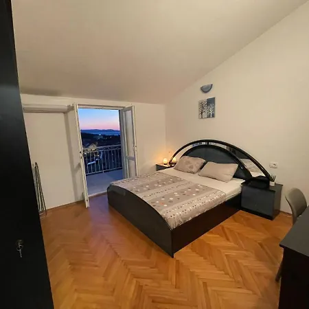 Srzic Apartment *